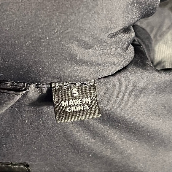 Uniqlo Down Puffer Jacket women’s small Black Hooded Long Lightweight Full Zip - Picture 9 of 9